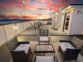 Downtown Modern Rooftop Patio Vanderbilt 8 Beds